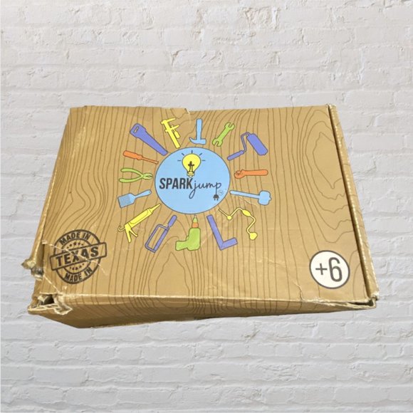 SPARK JUMP -- Birdhouse Making Kit, "Let's Get Building" for ages 6+, Gift Idea - Picture 2 of 6